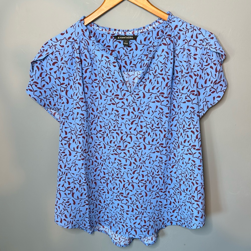 41 Hawthrorn blue flower print blouse. Size L